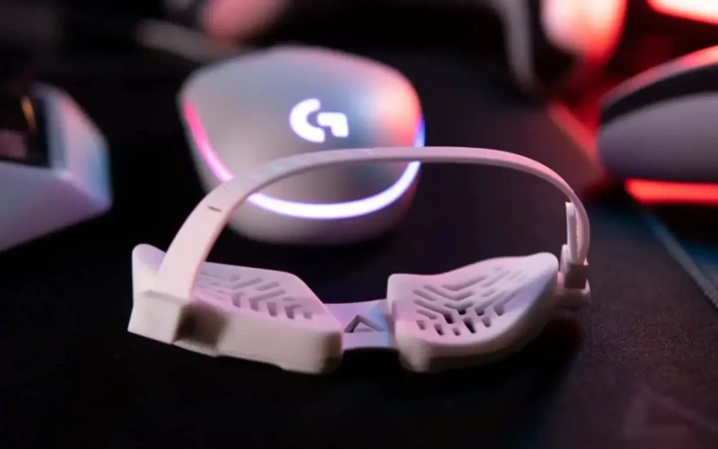 Gamingowa podkładka pod nadgarstek do myszki - poznaj Deltahub Carpio G2.0