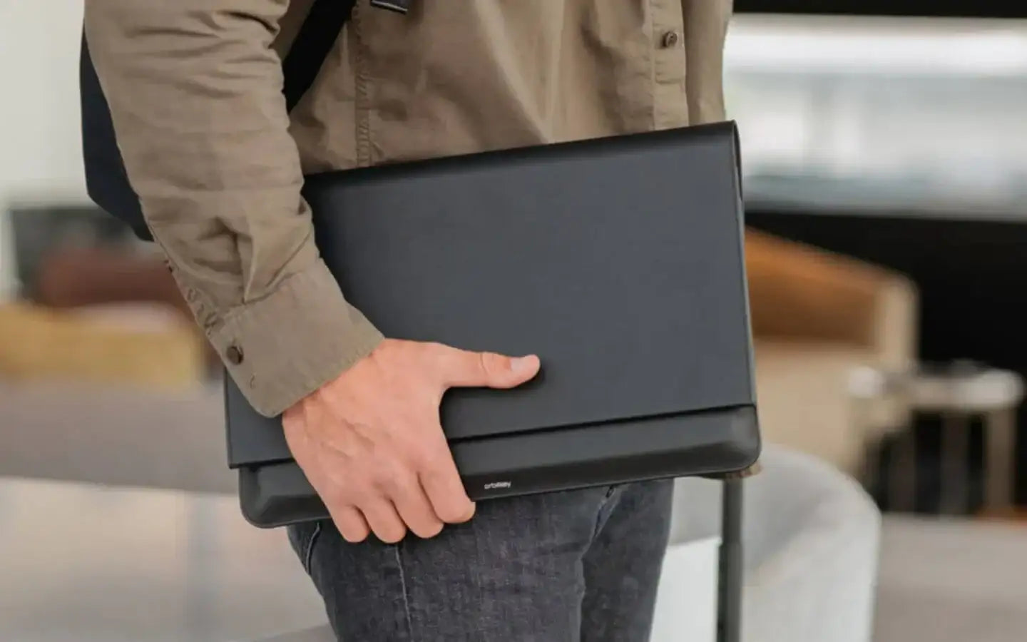 Eleganckie etui na laptopa Orbitkey, czyli idealny pomysł na prezent