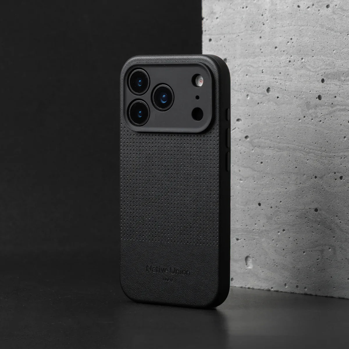 Native Union - Active Case for iPhone 17 / Pro / Pro Max / Air - Etui na iPhone