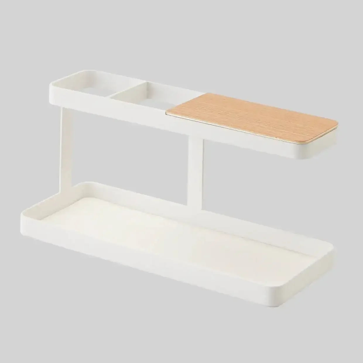 Biały organizer na biurko z drewnianą podstawką, minimalistyczny design akcesoriów biurowych