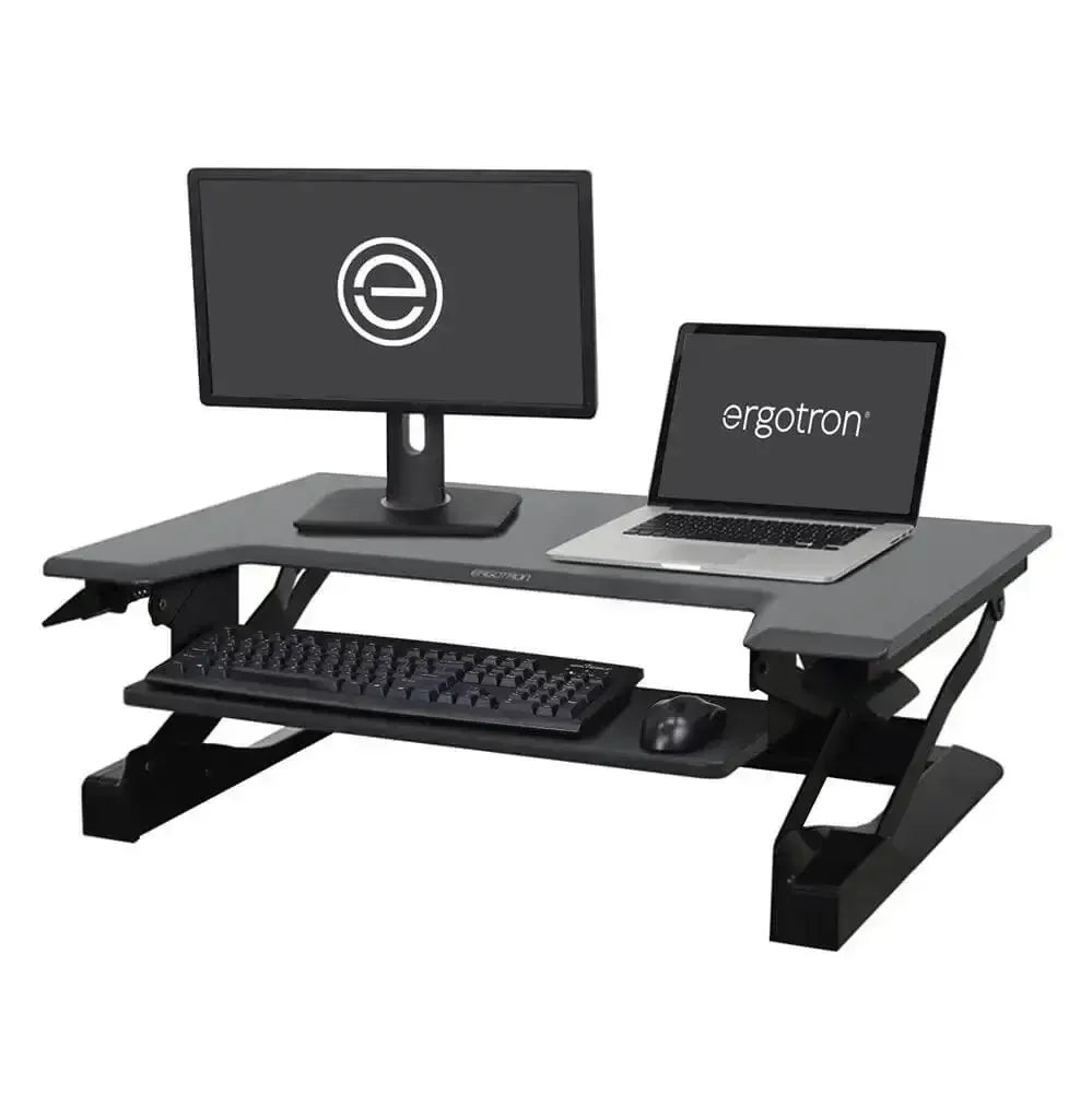 Biurko regulowane z monitorem, laptopem, klawiaturą mechaniczną i myszką, idealne do home office