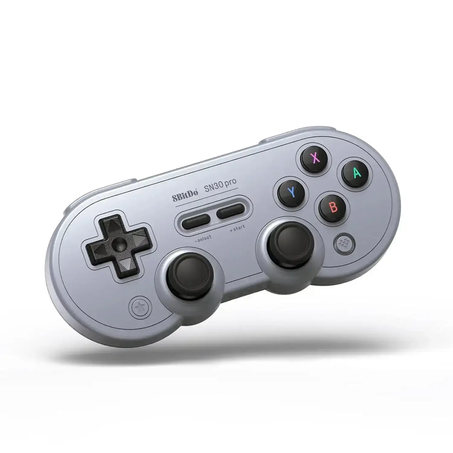 Szary bezprzewodowy gamepad 8BitDo SN30 Pro z przyciskami i dwoma analogami na białym tle