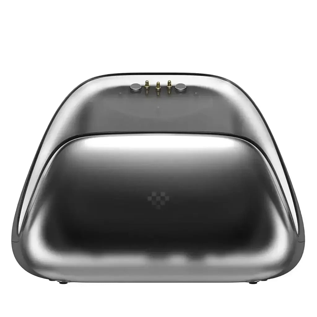 Nowoczesna stacja dokująca USB-C w kolorze srebrnym, akcesorium do biura
