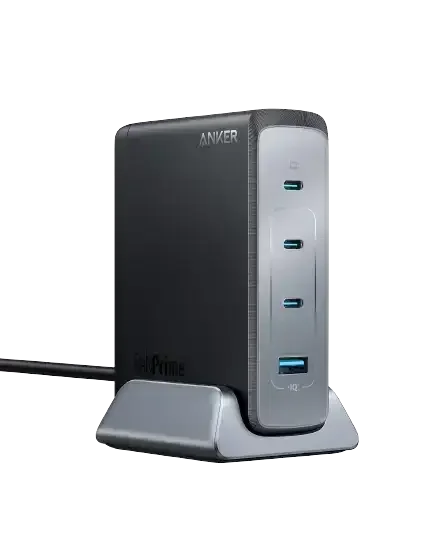 Czarna ładowarka biurowa z czterema portami USB-C ustawiona pionowo na stojaku