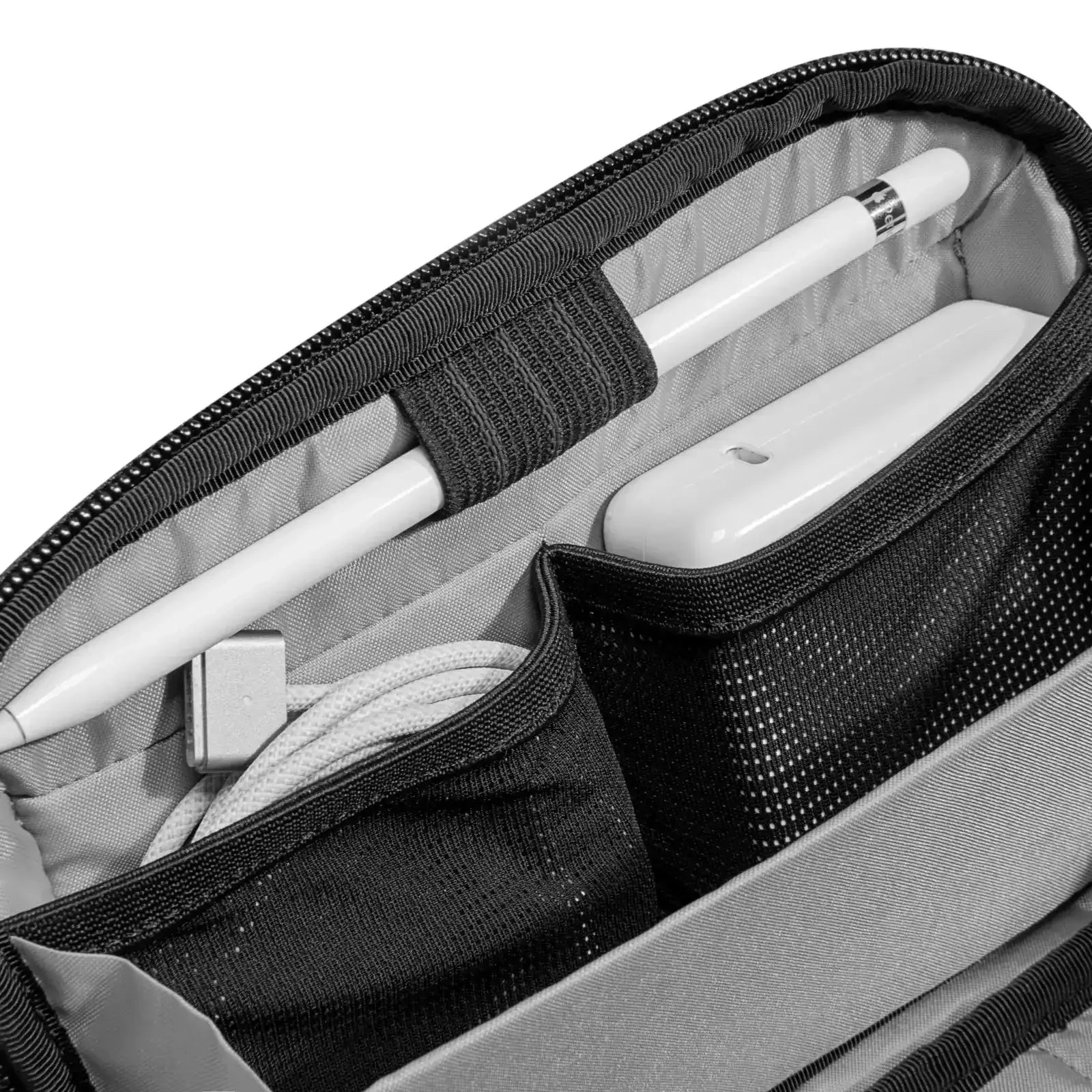 Organizator na akcesoria biurowe, przewód USB, etui na elektronikę i rysik