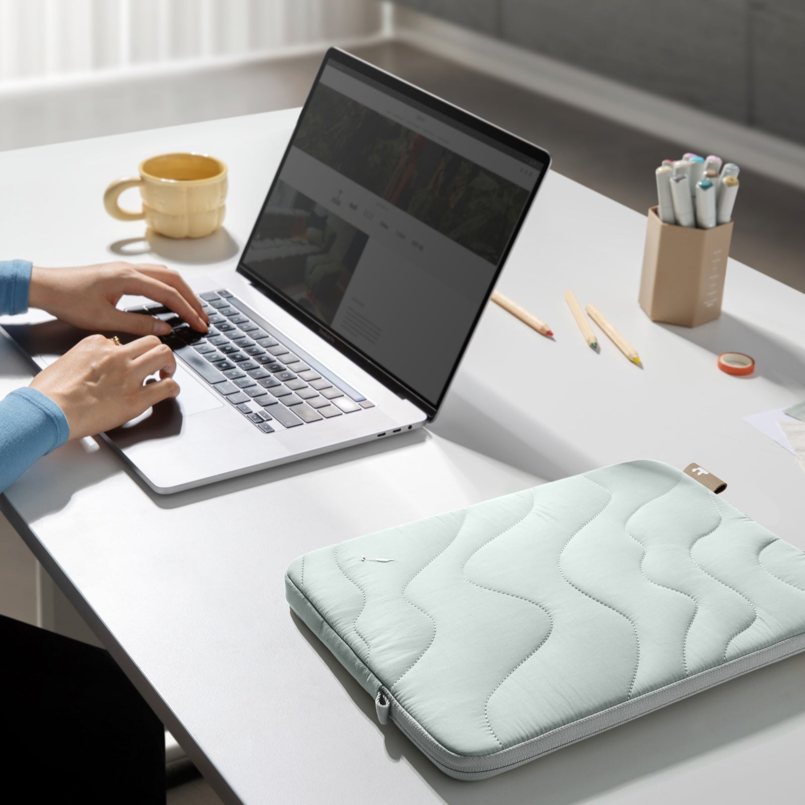 Tomtoc - Terra-A27 Laptop Sleeve for 16 inch MacBook Pro - Pokrowiec na MacBooka