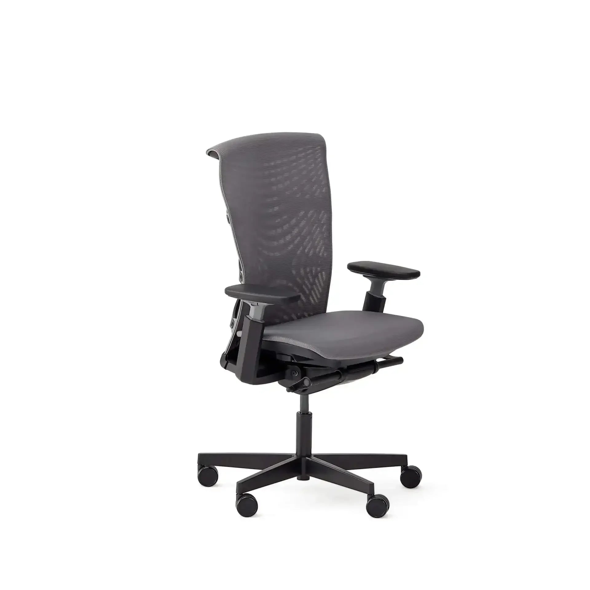 Czarny ergonomiczny fotel biurowy z szarą siateczką i regulowanymi podłokietnikami