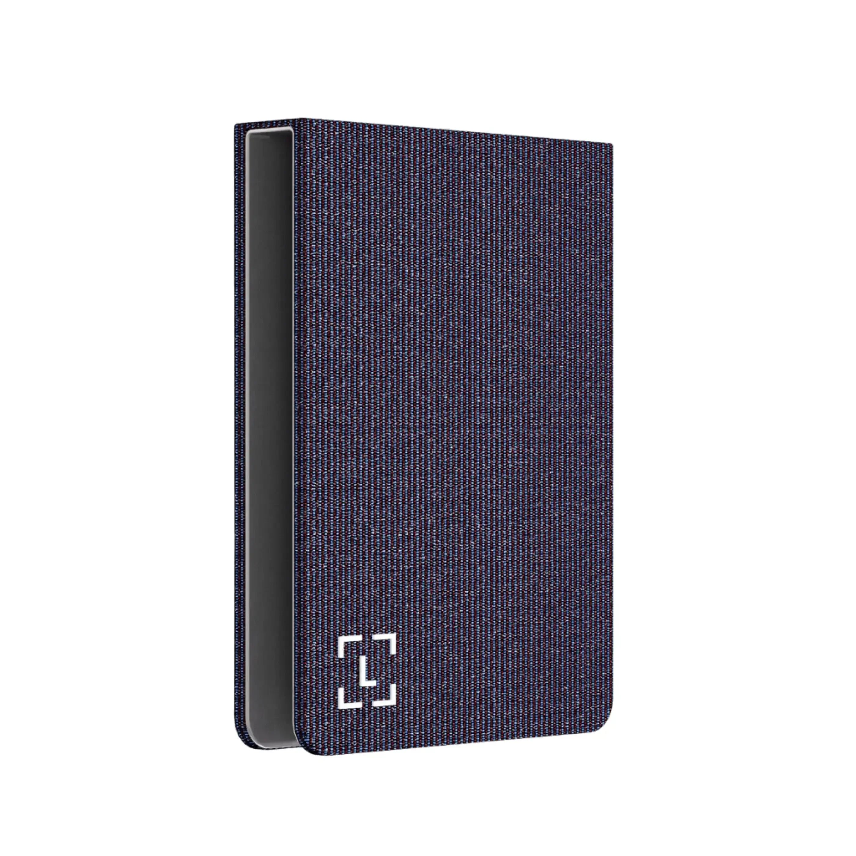 Fioletowe etui na akcesoria biurowe z tekstylną fakturą, zamknięte, minimalistyczny design