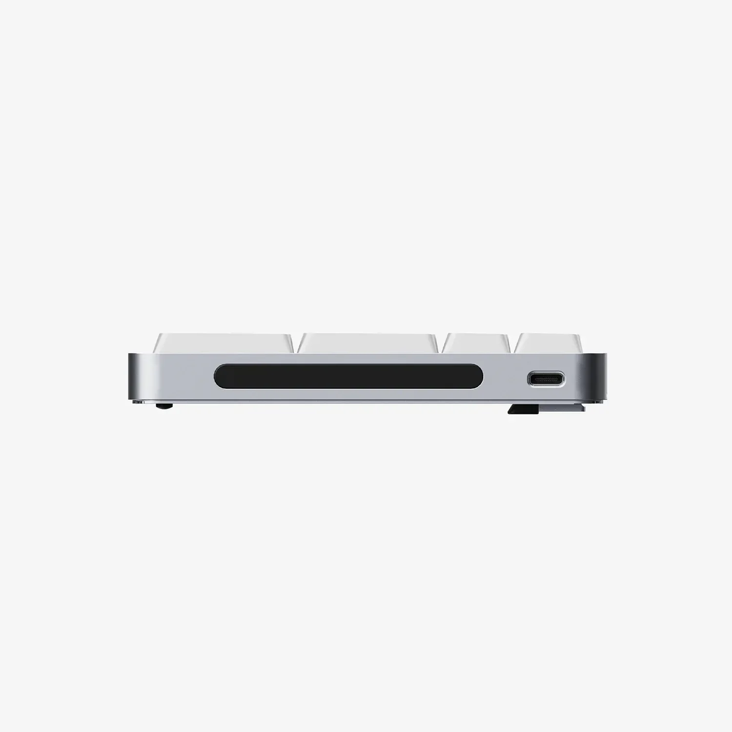 Boczny widok srebrnej klawiatury mechanicznej z portem USB-C, idealna do home office i desk setupu