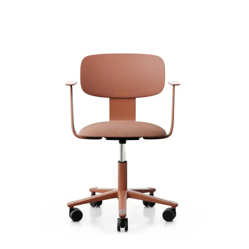 Brązowe krzesło biurowe na kółkach, ergonomiczne, z podłokietnikami, nowoczesny design
