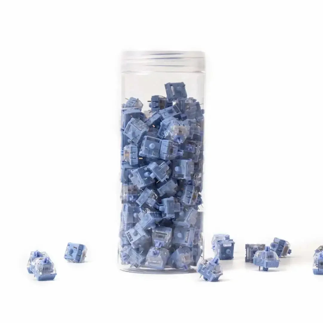Niebieskie switche Kailh Polia do klawiatury mechanicznej w przezroczystym słoiku
