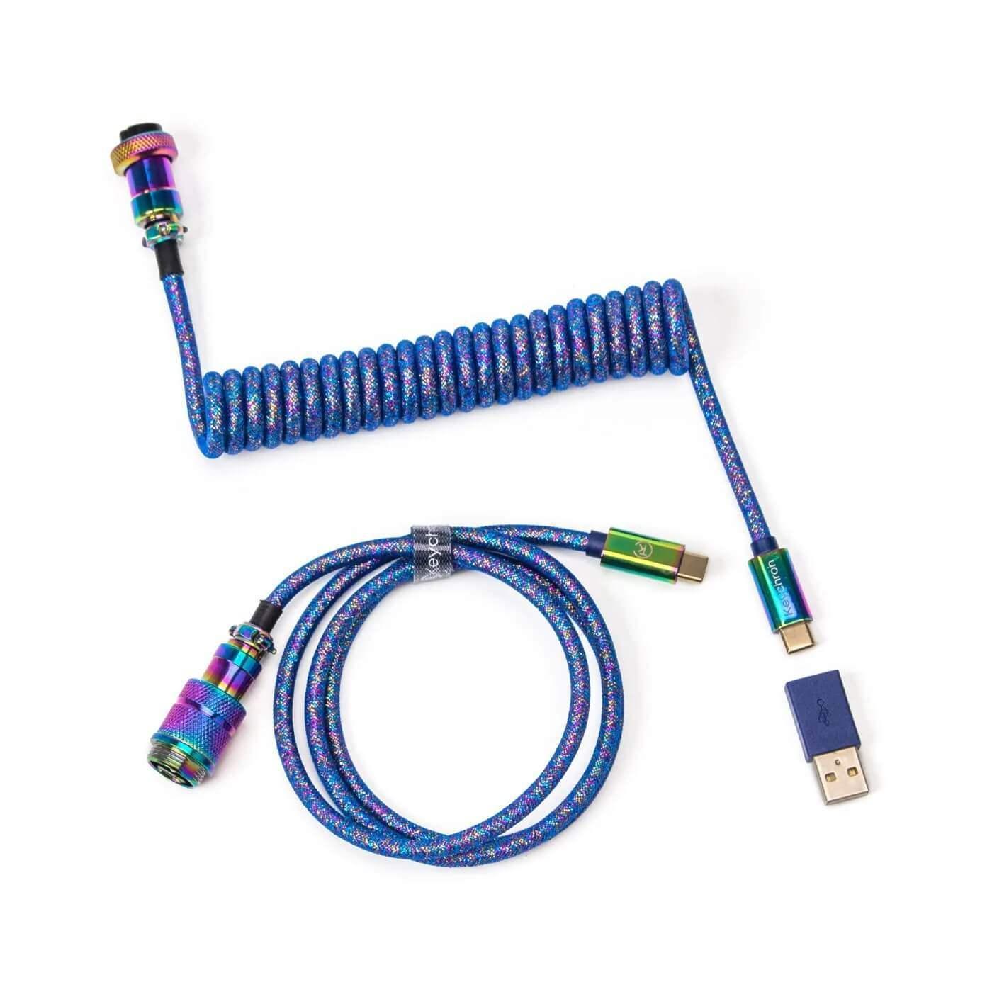 Niebieski kabel spiralny USB-C z metalowymi złączami do klawiatury mechanicznej