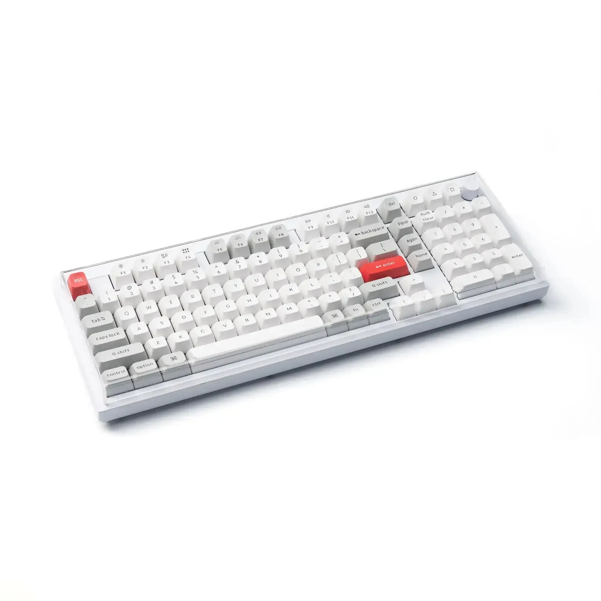 Przezroczysta osłona przeciwkurzowa na klawiaturę mechaniczną Keychron Q5 Pro, białe i szare keycapy.