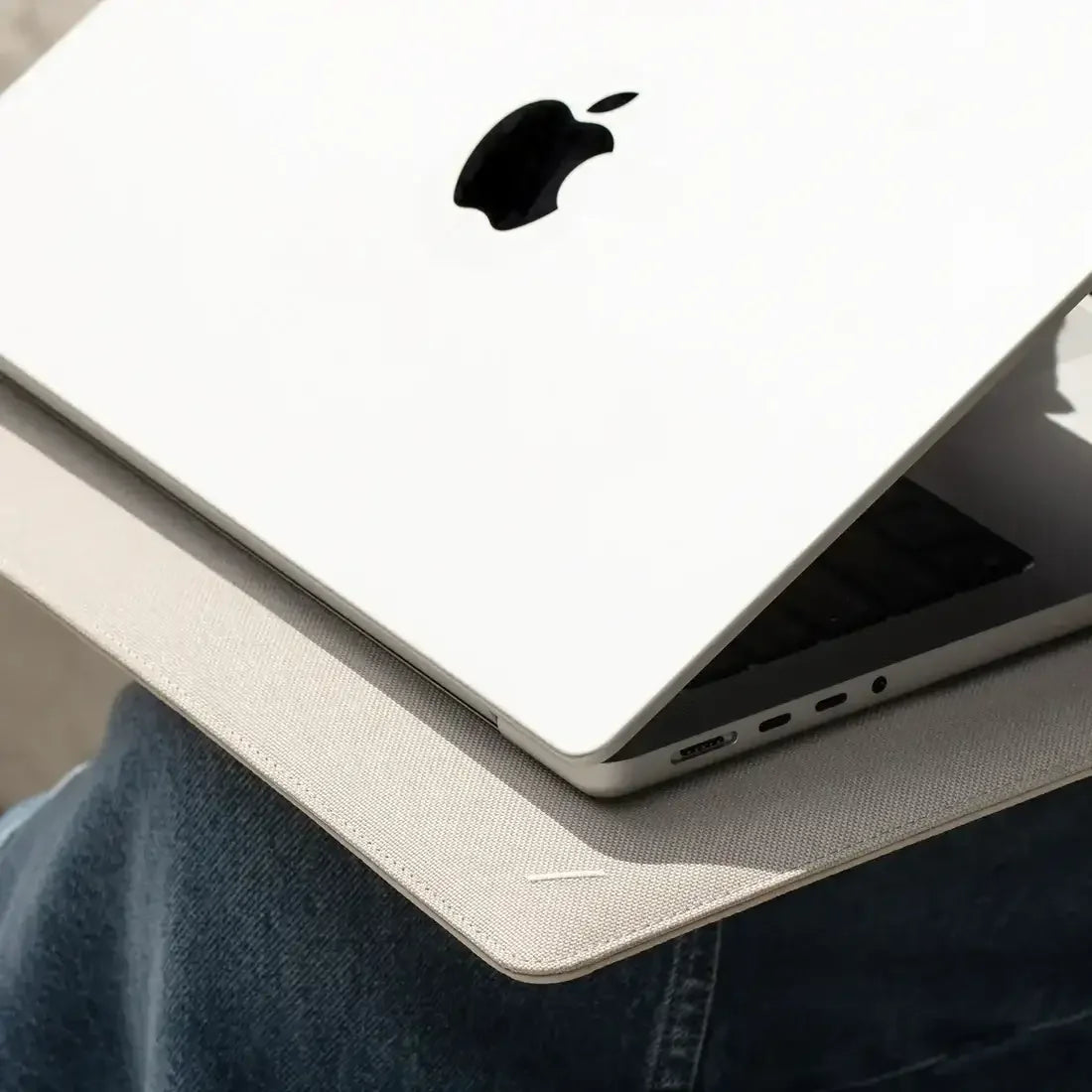 Native Union - Stow Slim - Magnetyczny pokrowiec na MacBooka