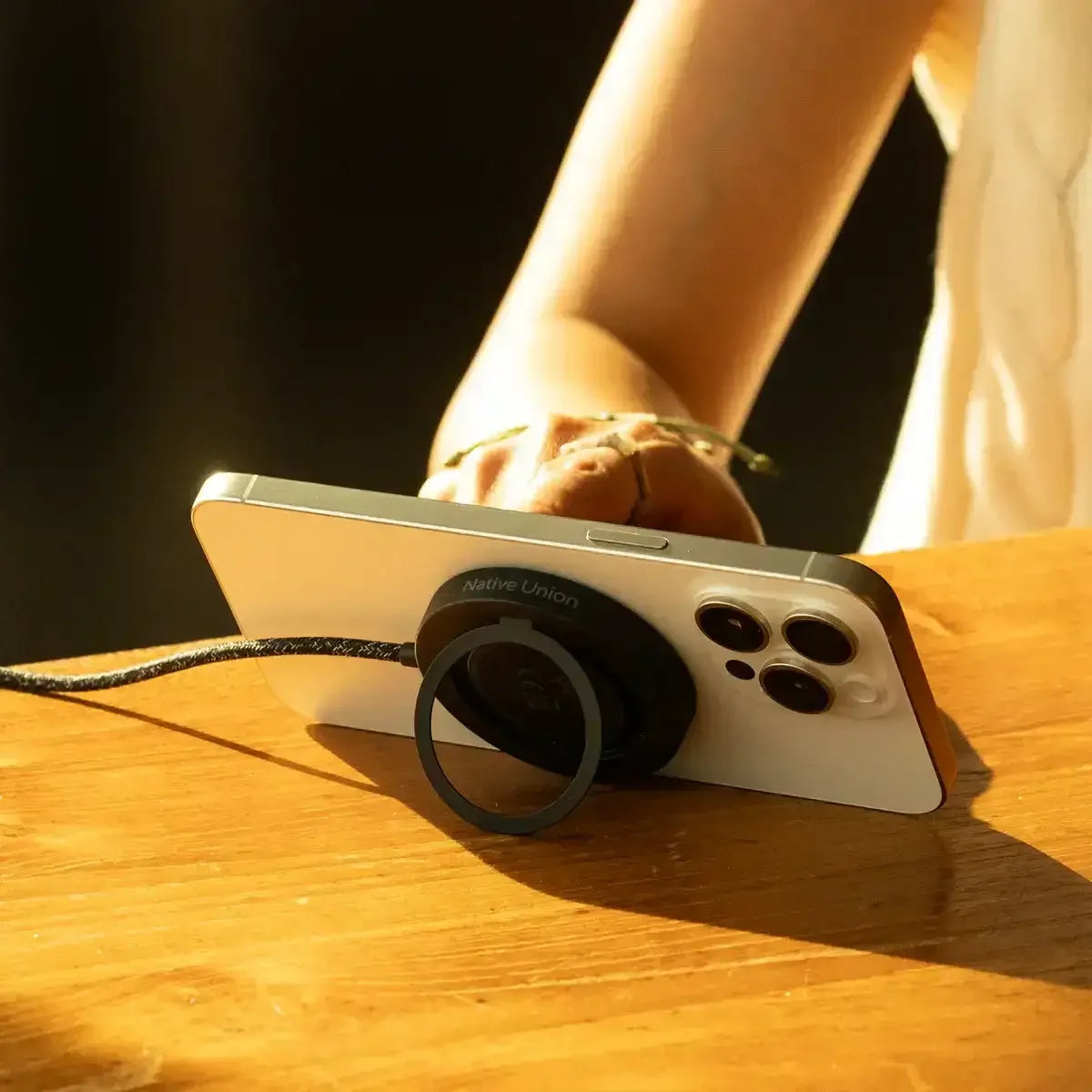 Native Union - SnapStand Qi2 Magnetic Wireless Charger - Ładowarka Bezprzewodowa Magnetyczna
