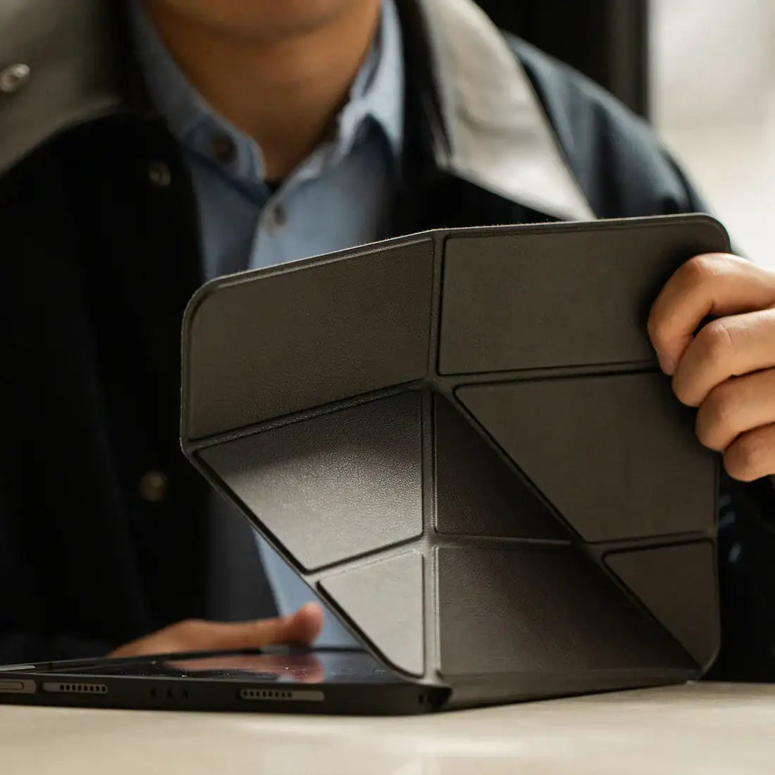 Native Union - Active Case for iPad Pro 11" / 13" / Air 11" / Air 13" - Etui na iPad Pro 11" / 13" / Air 11" / Air 13"