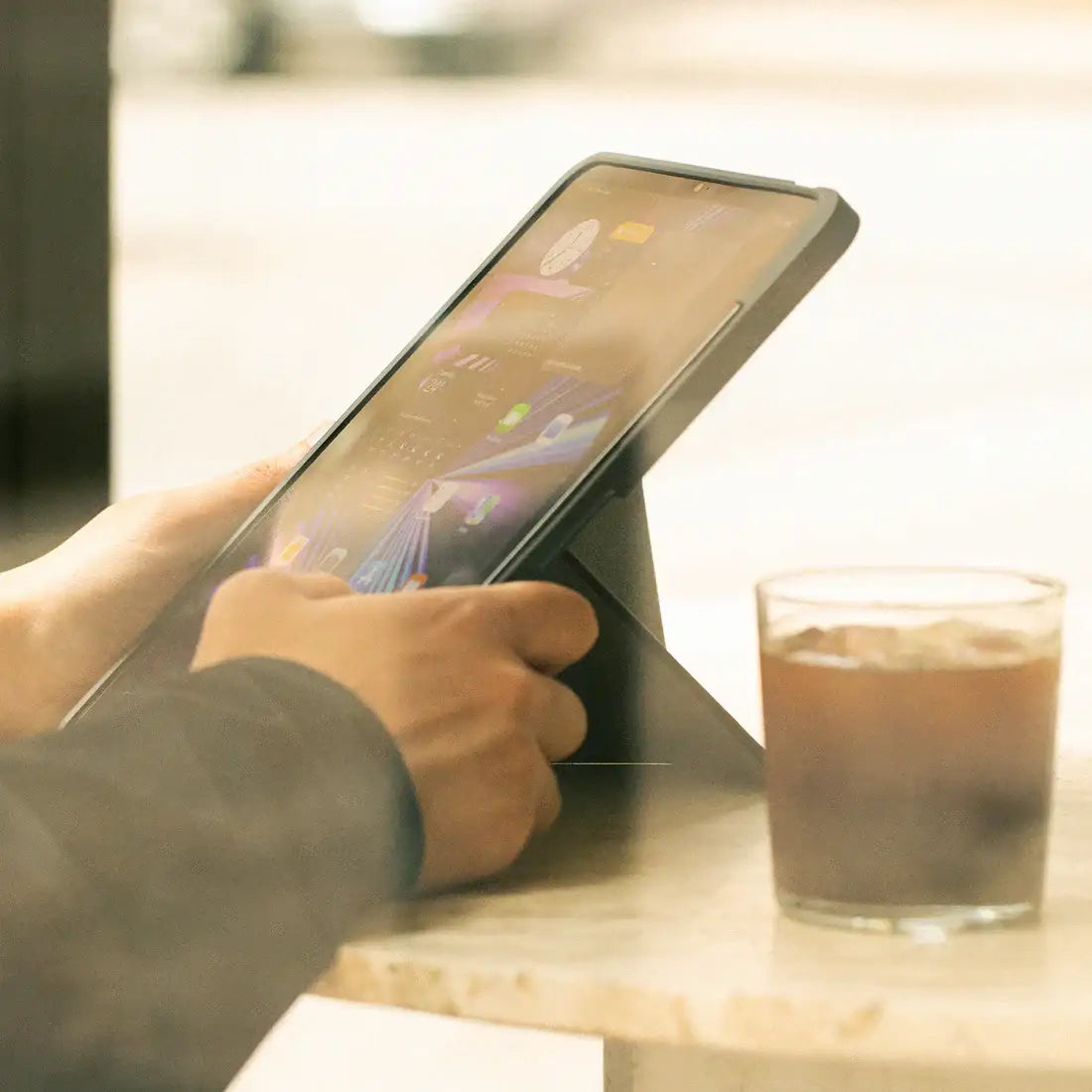 Native Union - Active Case for iPad Pro 11" / 13" / Air 11" / Air 13" - Etui na iPad Pro 11" / 13" / Air 11" / Air 13"