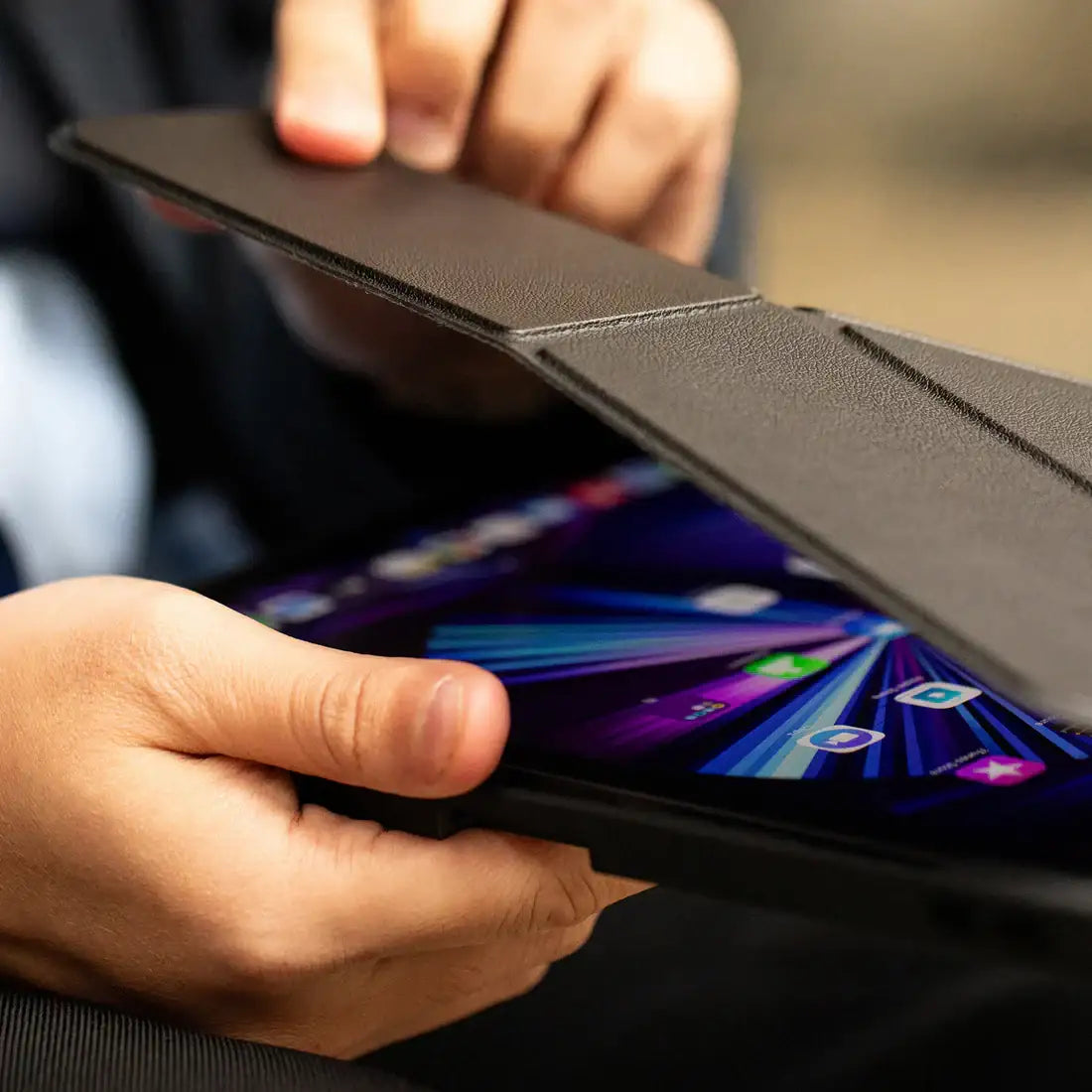 Native Union - Active Case for iPad Pro 11" / 13" / Air 11" / Air 13" - Etui na iPad Pro 11" / 13" / Air 11" / Air 13"