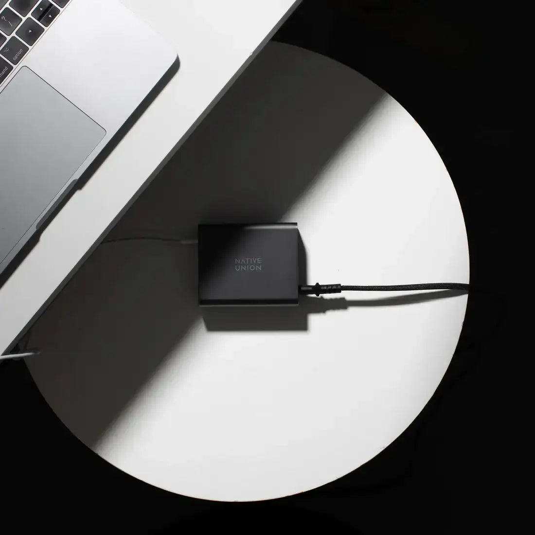 Native Union - Fast Desktop Charger PD 140W - Ładowarka Wieloportowa PD 140W