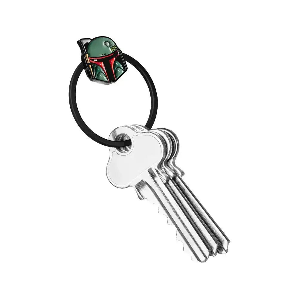 Brelok na klucze z motywem hełmu Boba Fett, metalowy kółko i trzy klucze.