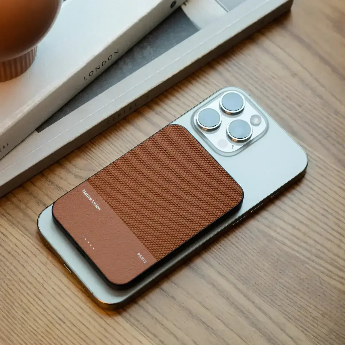 Native Union - (Re)Classic Power Bank with MagSafe Wireless Charging - Powerbank z ładowaniem MagSafe