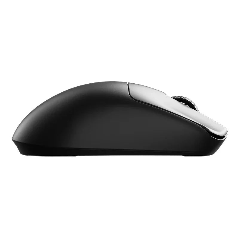 Czarna mysz komputerowa z srebrnym przyciskiem, idealna do home office i desk setupu