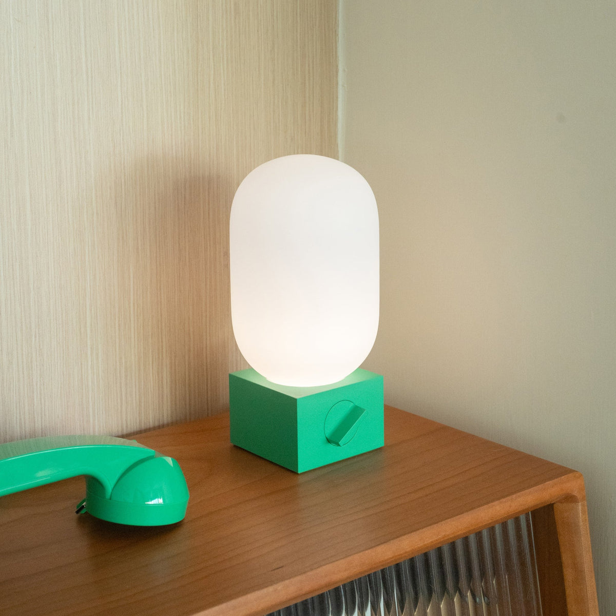 Native Union - Pop Light Portable Light & Powerbank Pine - Lampka Bezprzewodowa z Powerbankiem