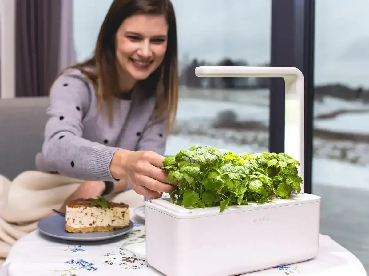 Click & Grow - Smart Garden 3 Indoor Starter Kit - Doniczka z Lampą Led do Uprawy Roślin