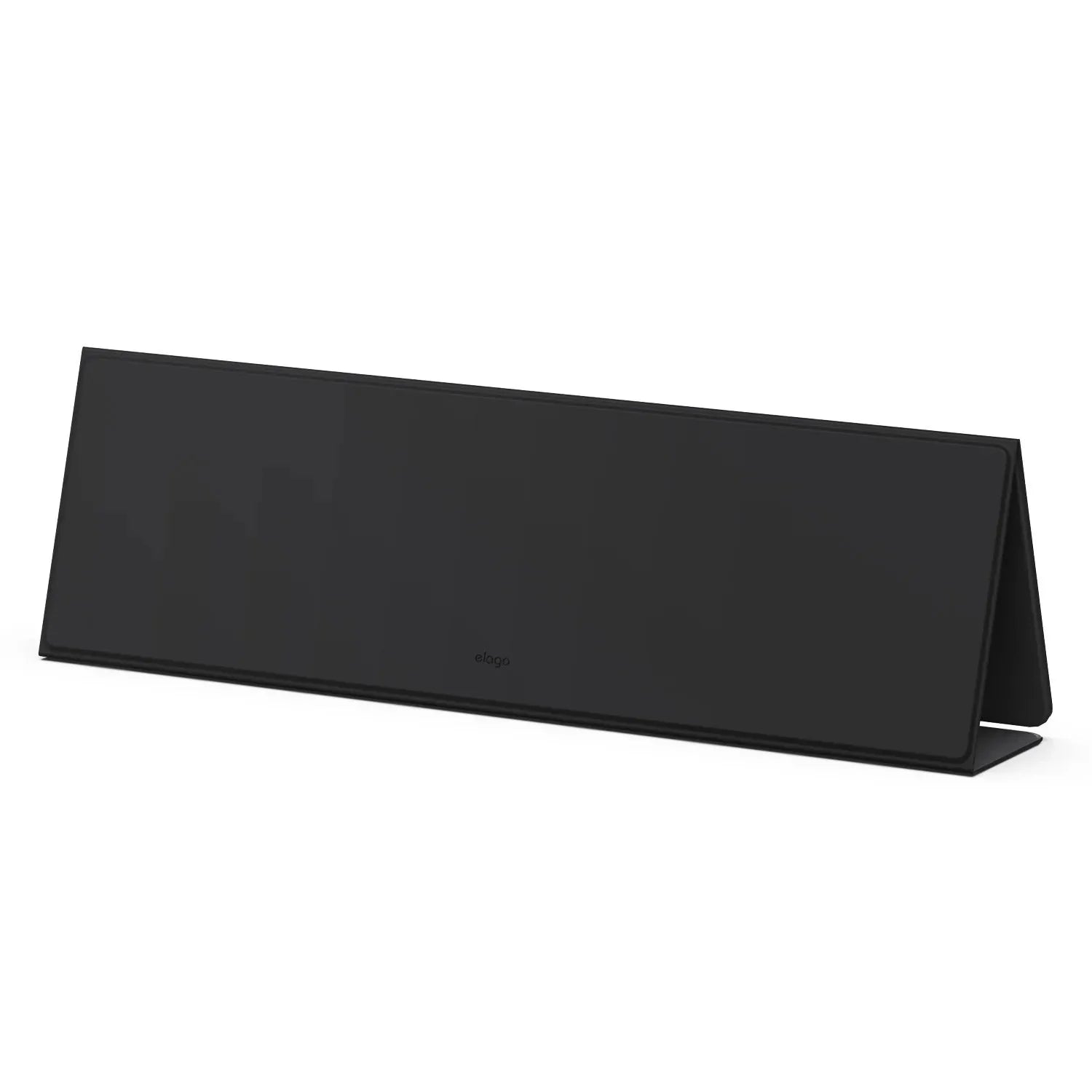 Czarna mata pod klawiaturę z logo elago, idealna do home office i desk setupu