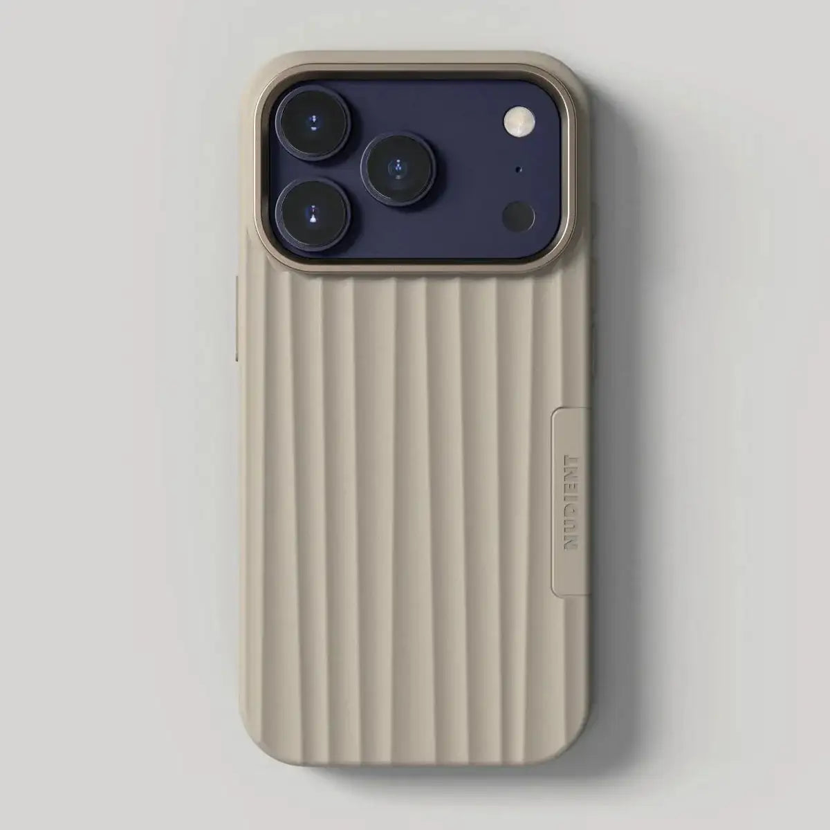 Nudient - Bold Case for iPhone 17 / Air / Pro / Pro Max - Etui z MagSafe na iPhone 17 / Air / Pro / Pro Max