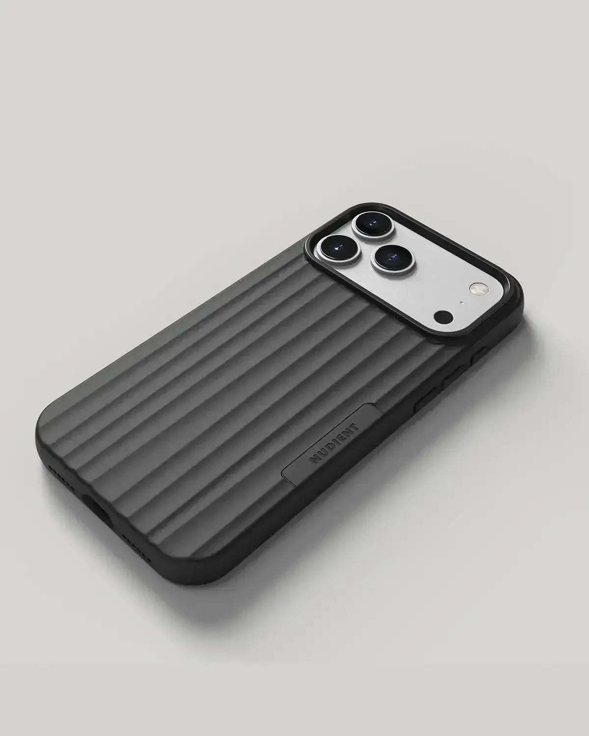 Nudient - Bold Case for iPhone 17 / Air / Pro / Pro Max - Etui z MagSafe na iPhone 17 / Air / Pro / Pro Max