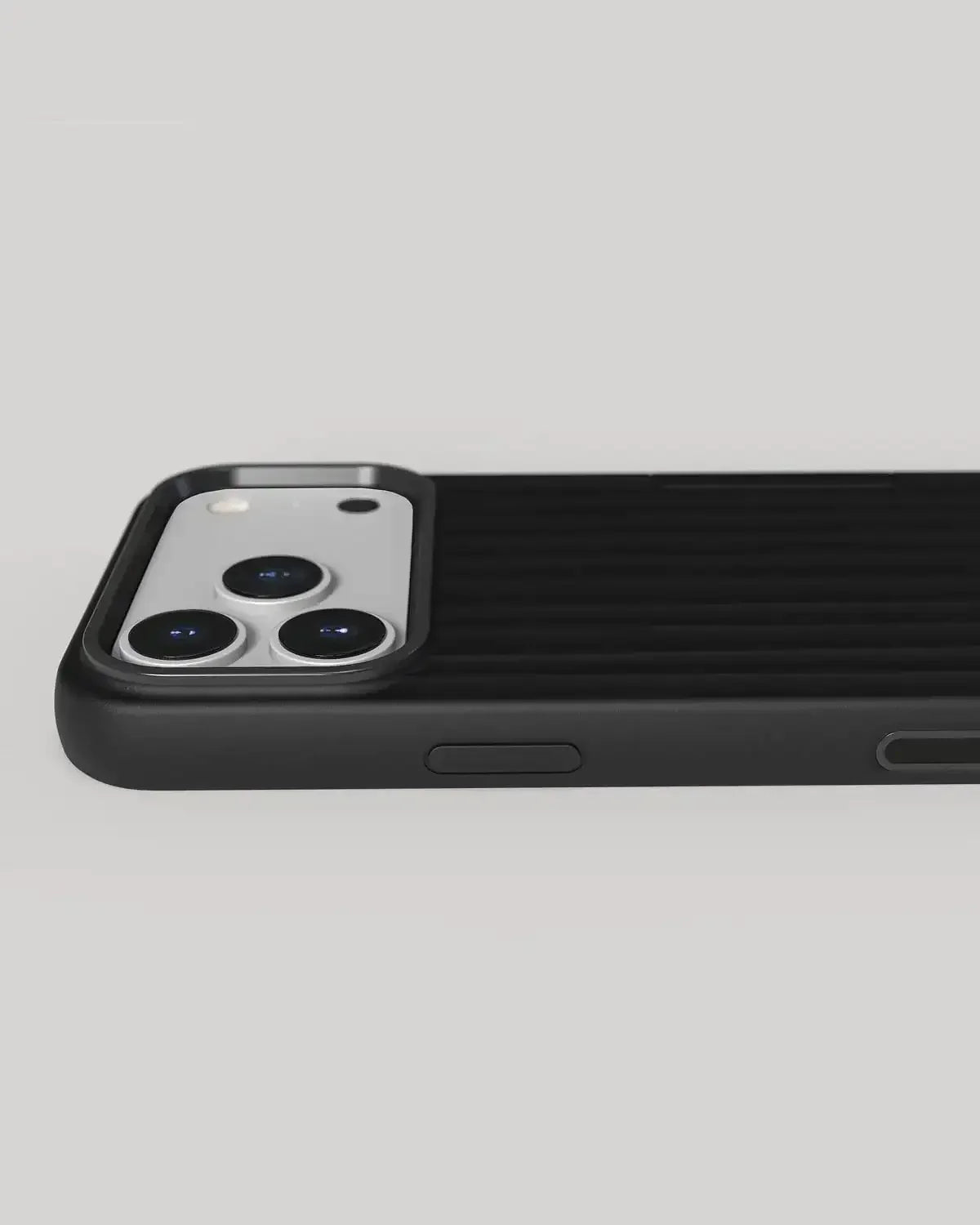 Nudient - Bold Case for iPhone 17 / Air / Pro / Pro Max - Etui z MagSafe na iPhone 17 / Air / Pro / Pro Max
