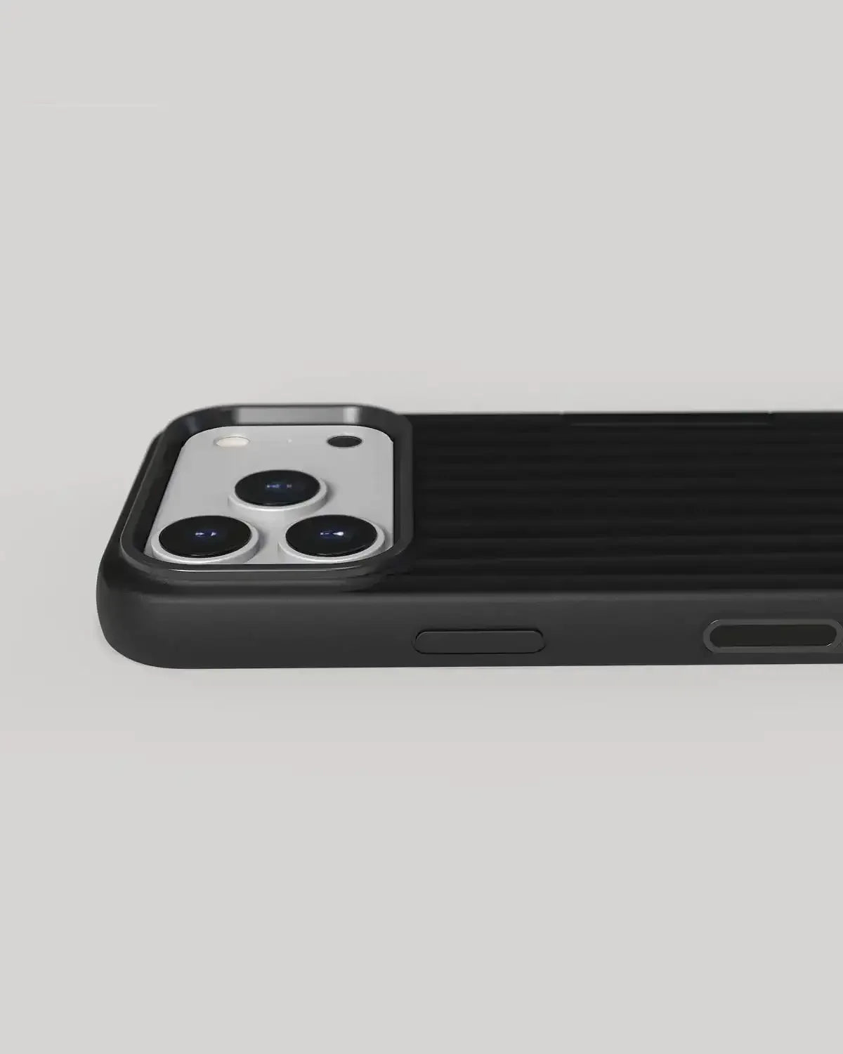 Nudient - Bold Case for iPhone 17 / Air / Pro / Pro Max - Etui z MagSafe na iPhone 17 / Air / Pro / Pro Max