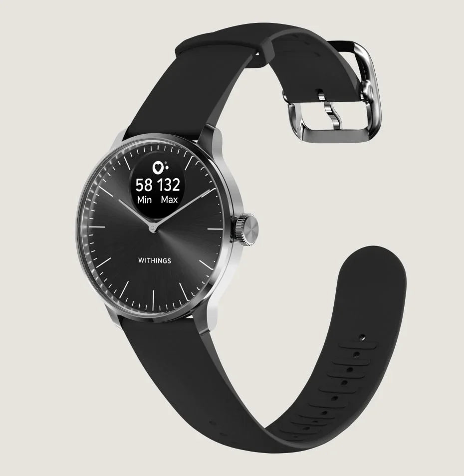 Czarny zegarek Withings z ekranem wyświetlającym dane aktywności, idealny do home office i biurowych setupów