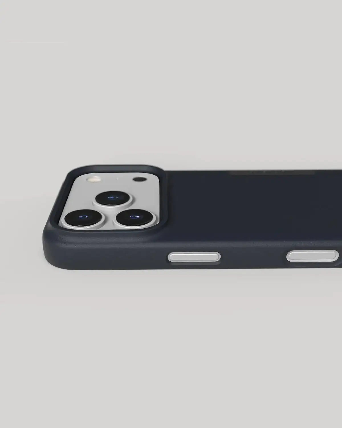 Nudient - Thin Case for iPhone 17 / Air / Pro / Pro Max - Etui z MagSafe na iPhone 17 / Air / Pro / Pro Max