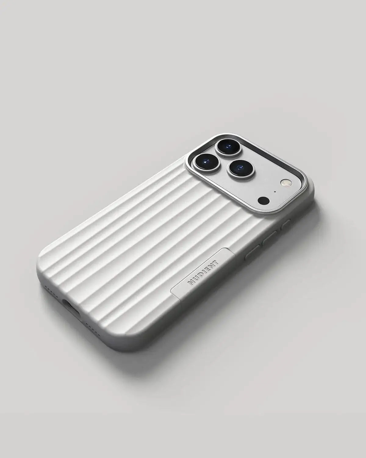 Nudient - Bold Case for iPhone 17 / Air / Pro / Pro Max - Etui z MagSafe na iPhone 17 / Air / Pro / Pro Max