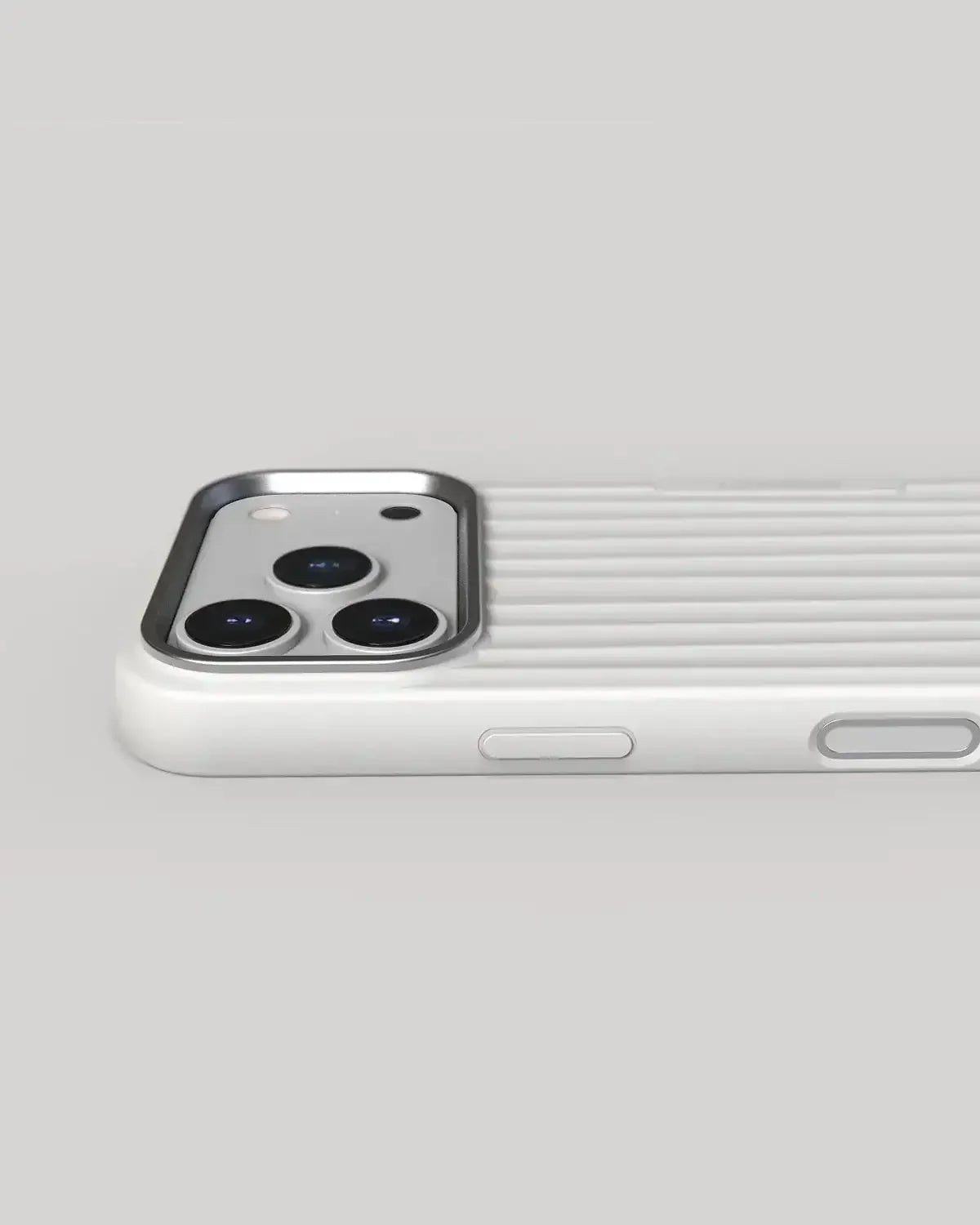 Nudient - Bold Case for iPhone 17 / Air / Pro / Pro Max - Etui z MagSafe na iPhone 17 / Air / Pro / Pro Max