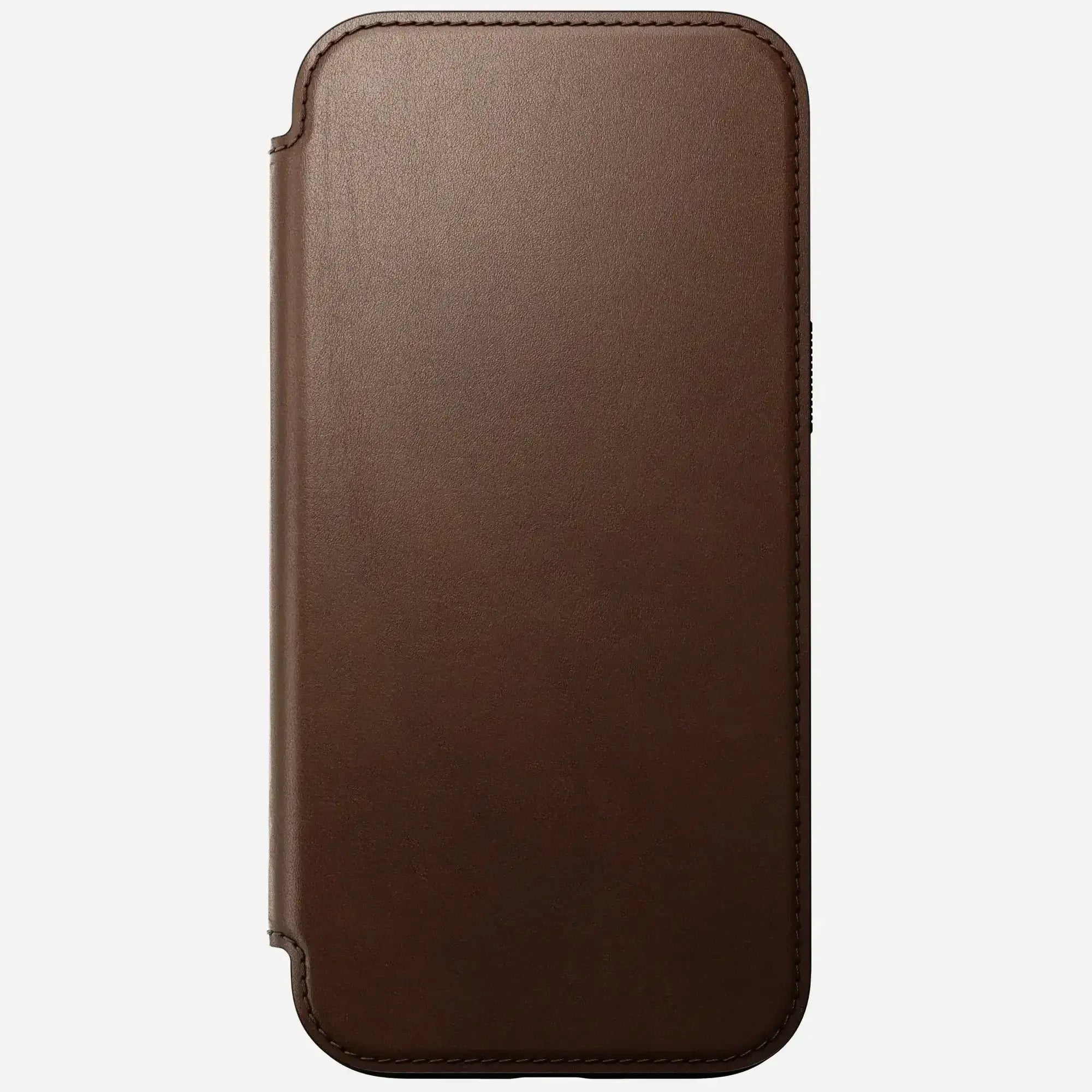 Brązowe skórzane etui z klapką do iPhone, minimalistyczny design na białym tle
