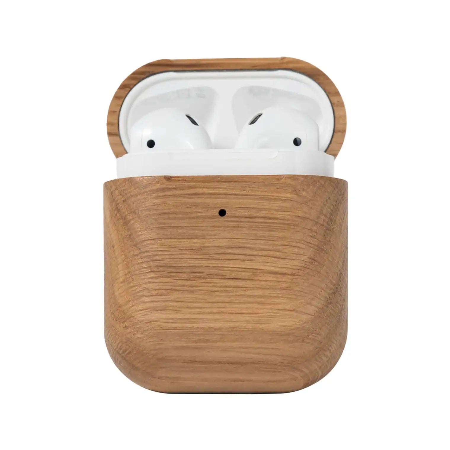 Apple AirPods w etui z drewna dębowego, minimalistyczne etui na białym tle