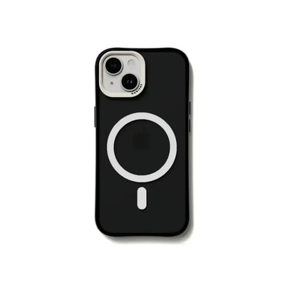 Czarne etui MagSafe na iPhone, widoczne okrągłe oznaczenie do ładowania bezprzewodowego.