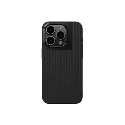 Czarne, matowe etui na telefon z ochroną aparatu i żłobioną powierzchnią