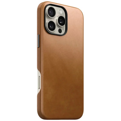 Etui na iPhone 15 Pro Max w kolorze jasnobrązowym, minimalistyczny design, ochrona telefonu