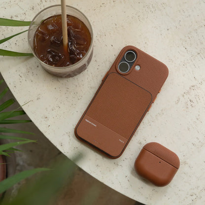 Native Union - (Re)Classic Case for iPhone 17 / Pro / Pro Max / Air - Etui na iPhone z MagSafe