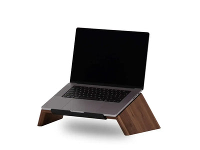 Drewniany stojak na laptopa, nowoczesny design, akcesoria biurowe do home office