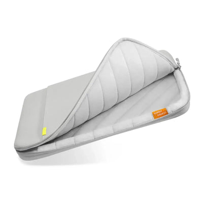 Szara futerał na laptopa z zamkiem, miękka ochronna wyściółka, minimalistyczny design