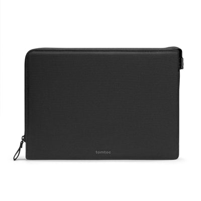 Czarna etui na laptop z zamkiem błyskawicznym, minimalistyczny design, akcesoria biurowe