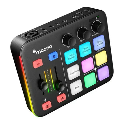 Konsola audio Maono z podświetlanymi przyciskami, pokrętłami i suwakami do biura lub home office.