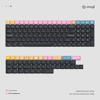 Czarne klawiatury mechaniczne z kolorowymi keycapami emoji, akcesoria do biura i home office