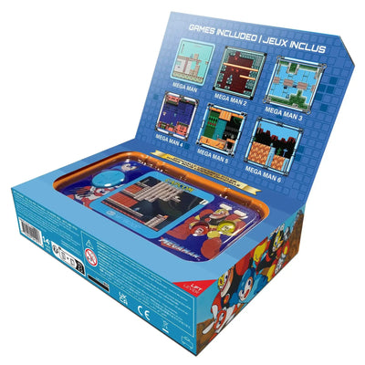 Konsola retro w niebieskim opakowaniu, zestaw gier Mega Man, nostalgia gamingowa.