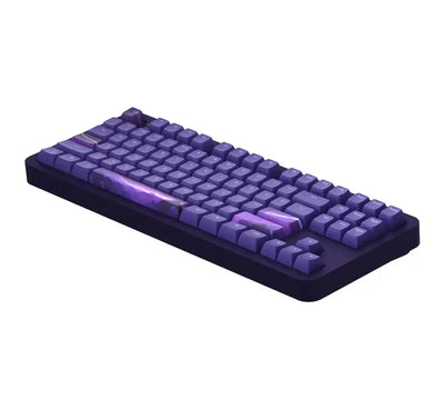 Fioletowa klawiatura mechaniczna z unikalnymi keycapami, idealna do biura i home office